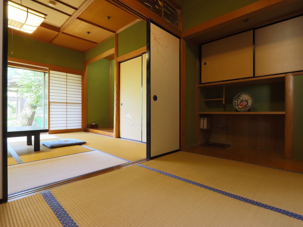数寄屋風旅館からさわ 小松