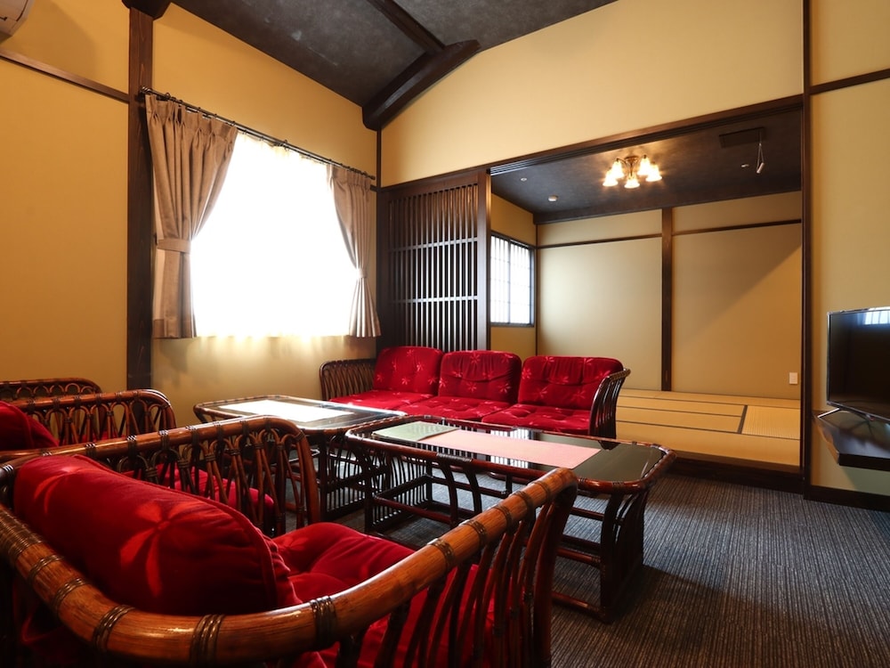 数寄屋風旅館からさわ 小松