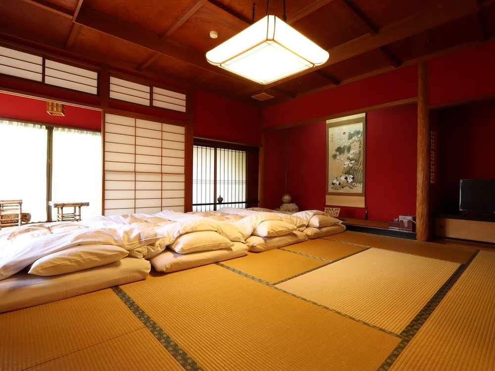 数寄屋風旅館からさわ 小松