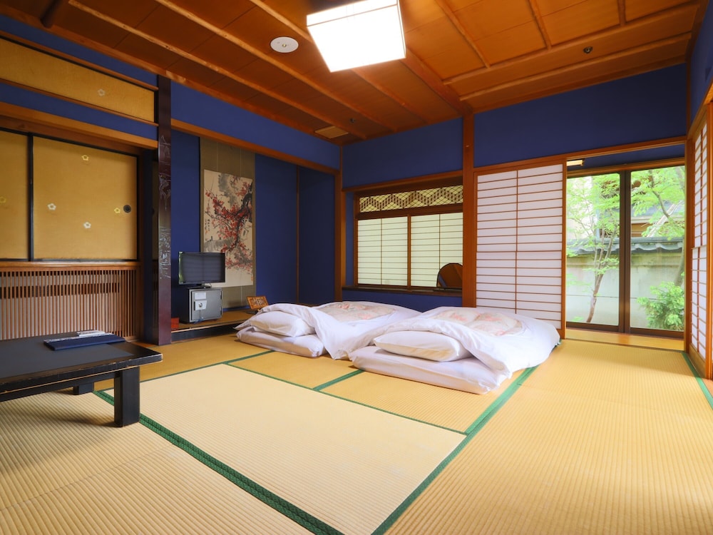 数寄屋風旅館からさわ 小松