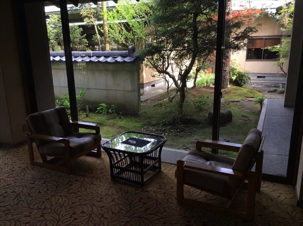 数寄屋風旅館からさわ 小松