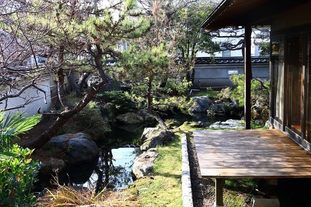 数寄屋風旅館からさわ 小松