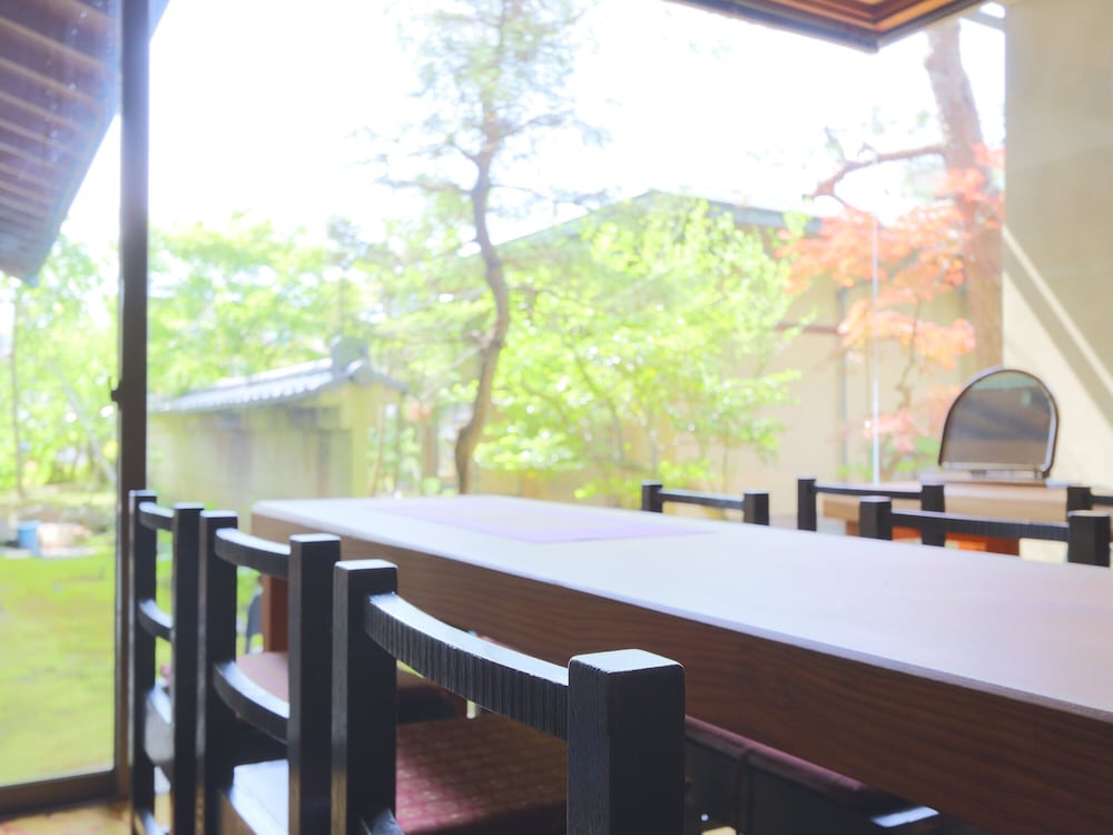 数寄屋風旅館からさわ 小松