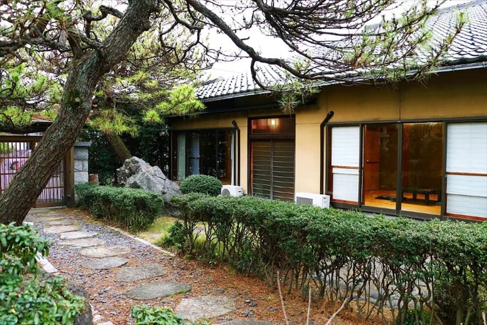 数寄屋風旅館からさわ 小松