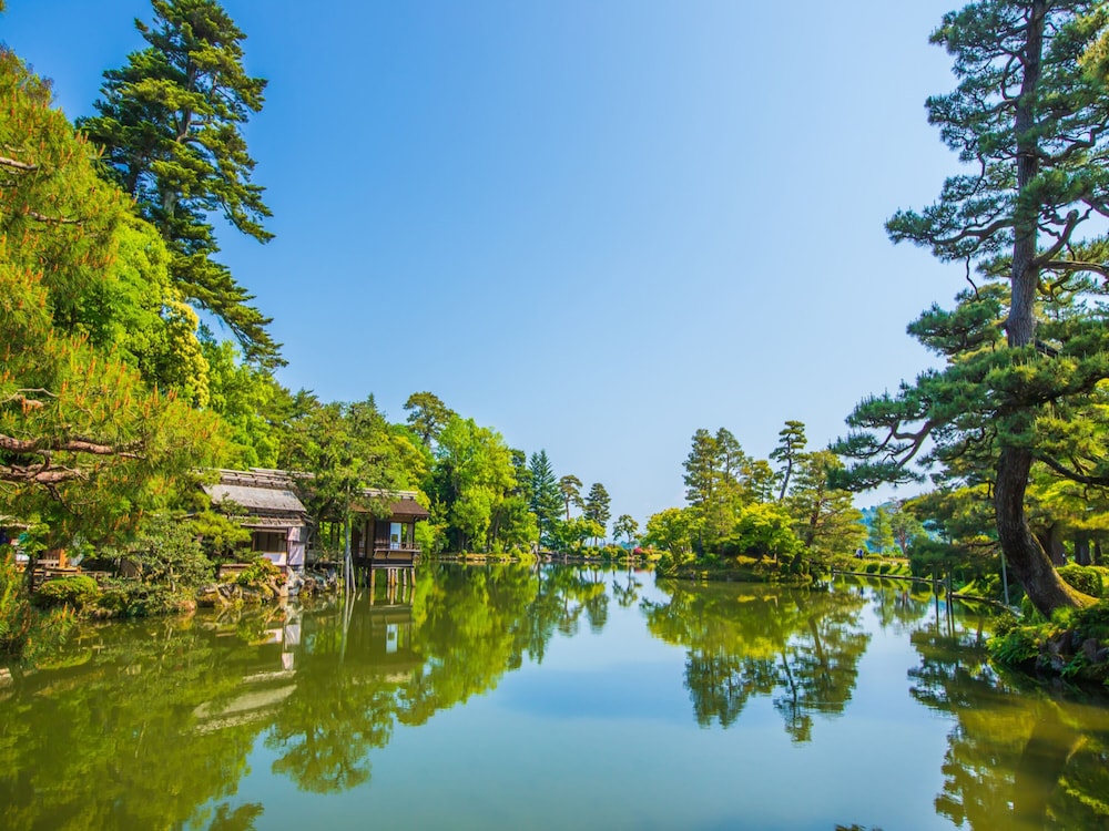 東横 INN 金沢駅東口 小松
