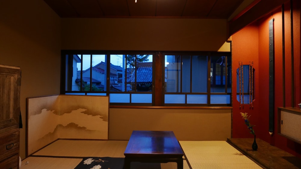 町家SALON&STAY 初華 UI-CA 小松