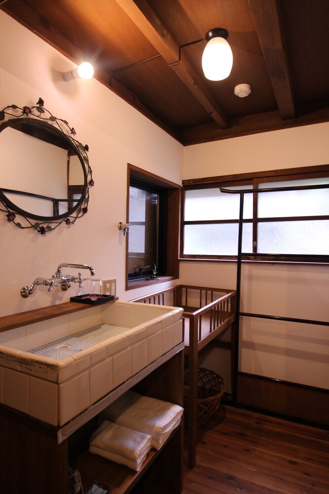 町家SALON&STAY 初華 UI-CA 小松