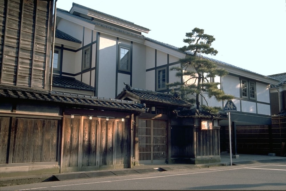 カメリア イン 小松