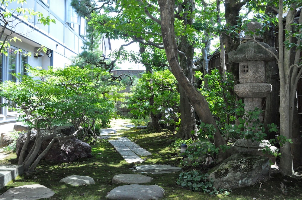 カメリア イン 小松