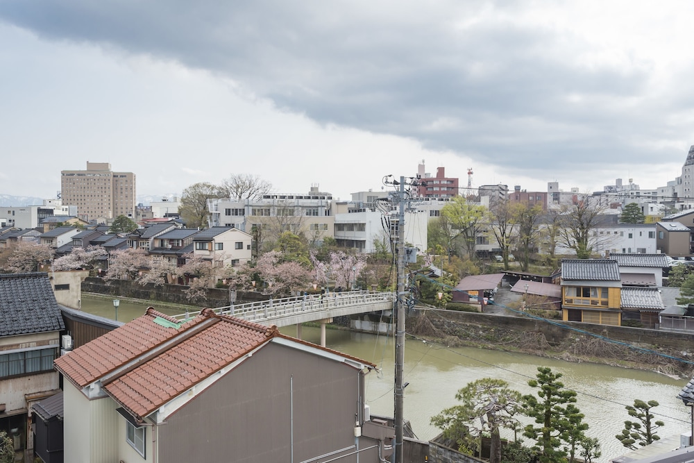 金沢東山キャビンはこぶね 小松