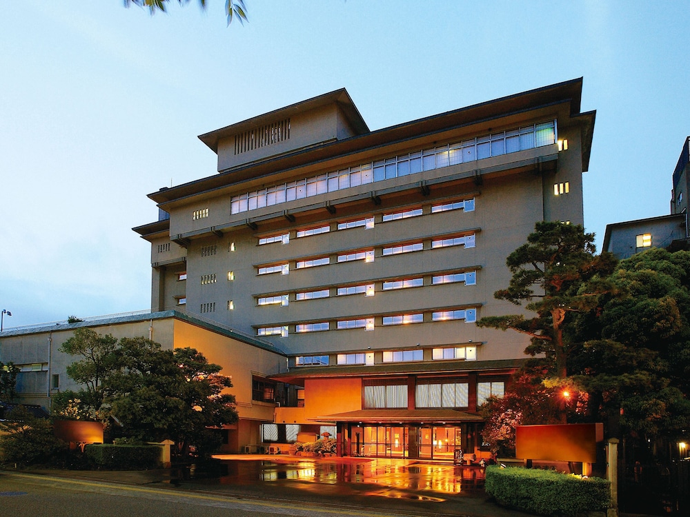 大江戸温泉物語わんわんリゾート 矢田屋松濤園 小松