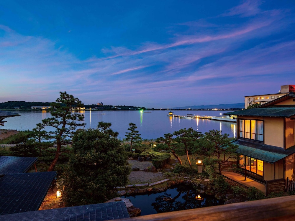 大江戸温泉物語わんわんリゾート 矢田屋松濤園 小松