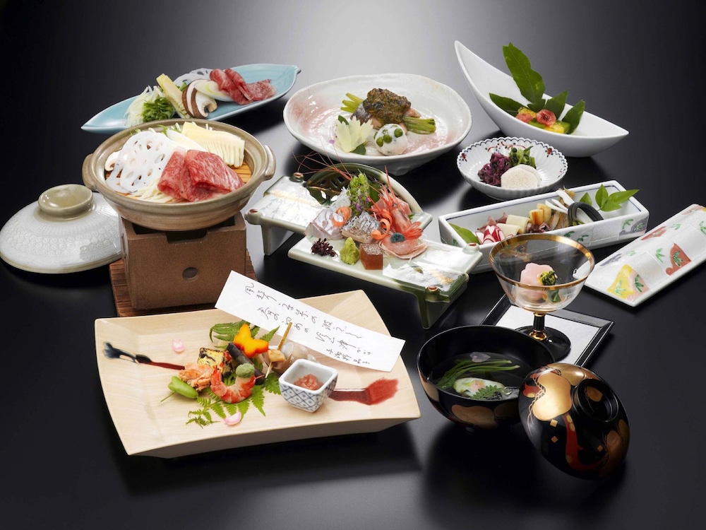 大江戸温泉物語わんわんリゾート 矢田屋松濤園 小松