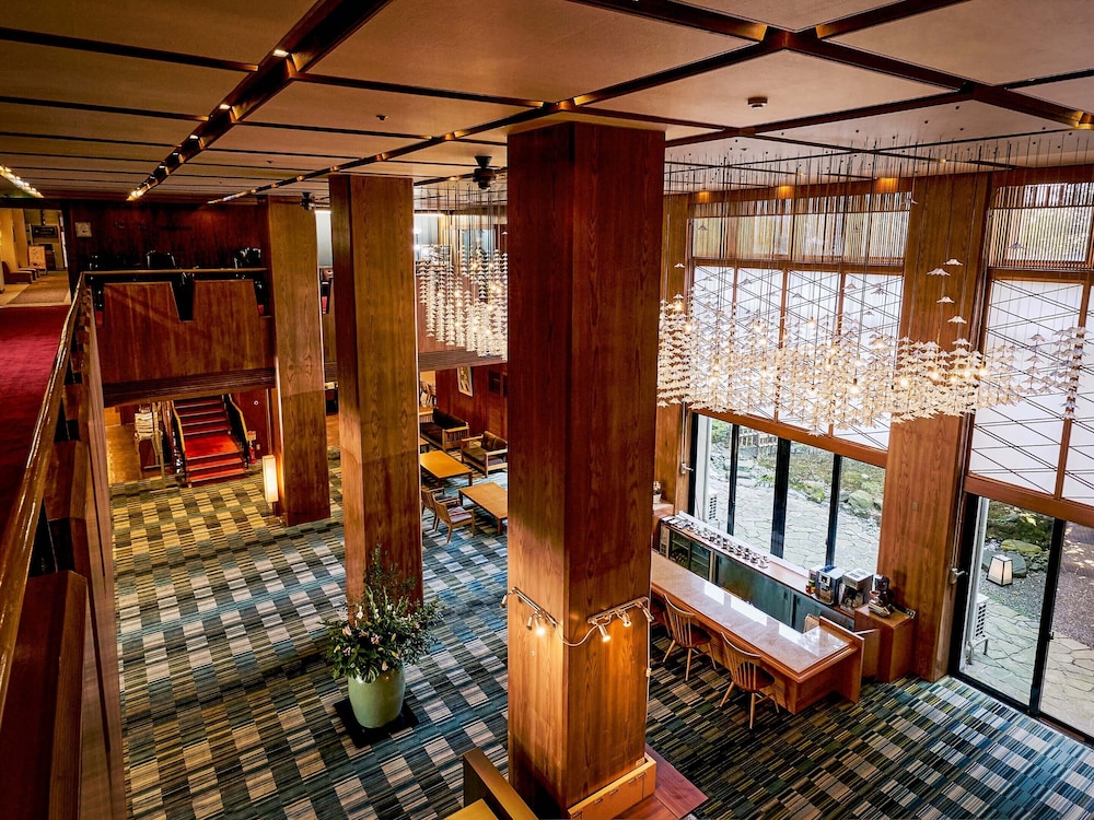 大江戸温泉物語わんわんリゾート 矢田屋松濤園 小松