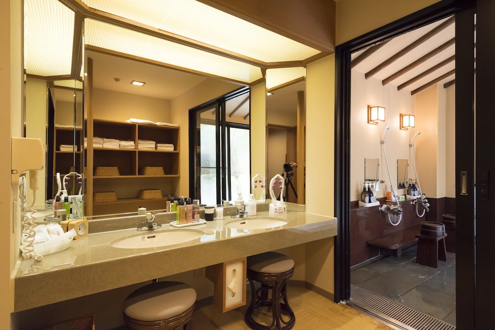 旅亭　萬葉 小松