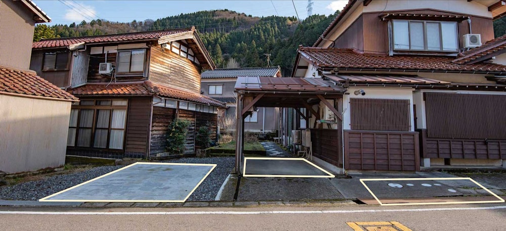 GUEST HOUSE IROHA LOTUSLAND 小松