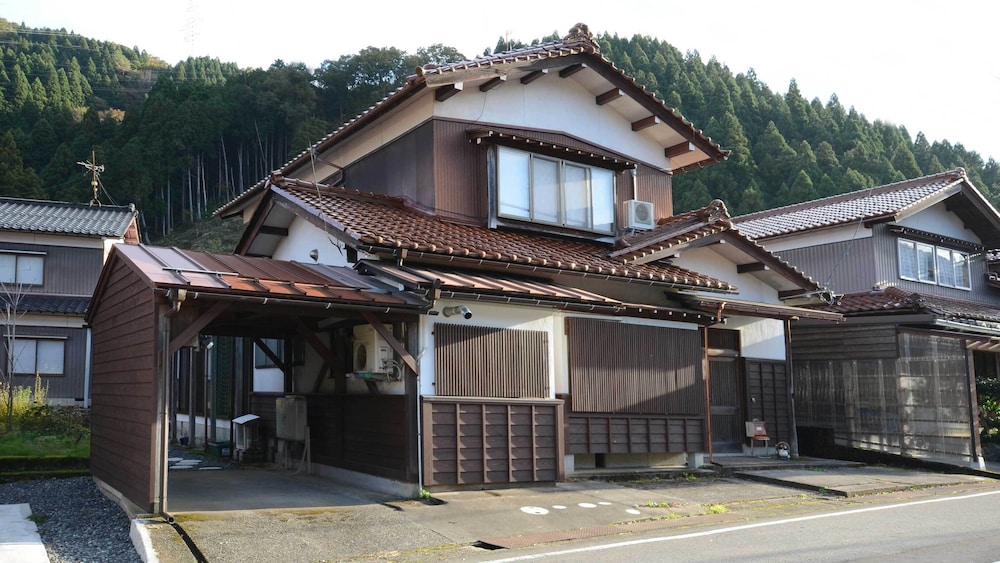 GUEST HOUSE IROHA LOTUSLAND 小松