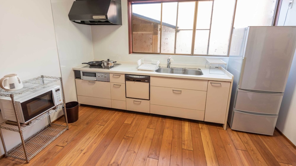 GUEST HOUSE IROHA LOTUSLAND 小松