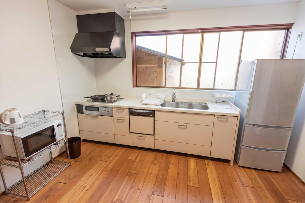 GUEST HOUSE IROHA LOTUSLAND 小松