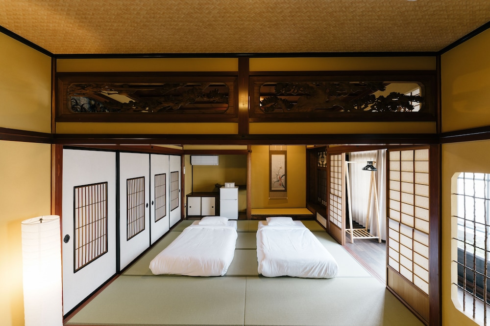 B&B MIKAWA - KANAZAWA FISH HARBOUR 小松