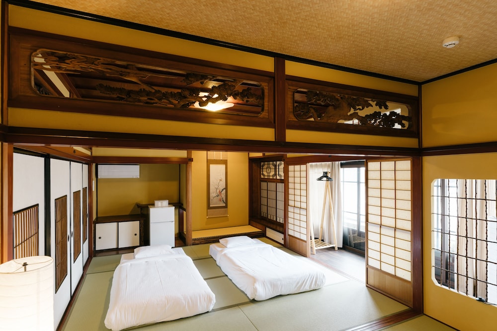 B&B MIKAWA - KANAZAWA FISH HARBOUR 小松