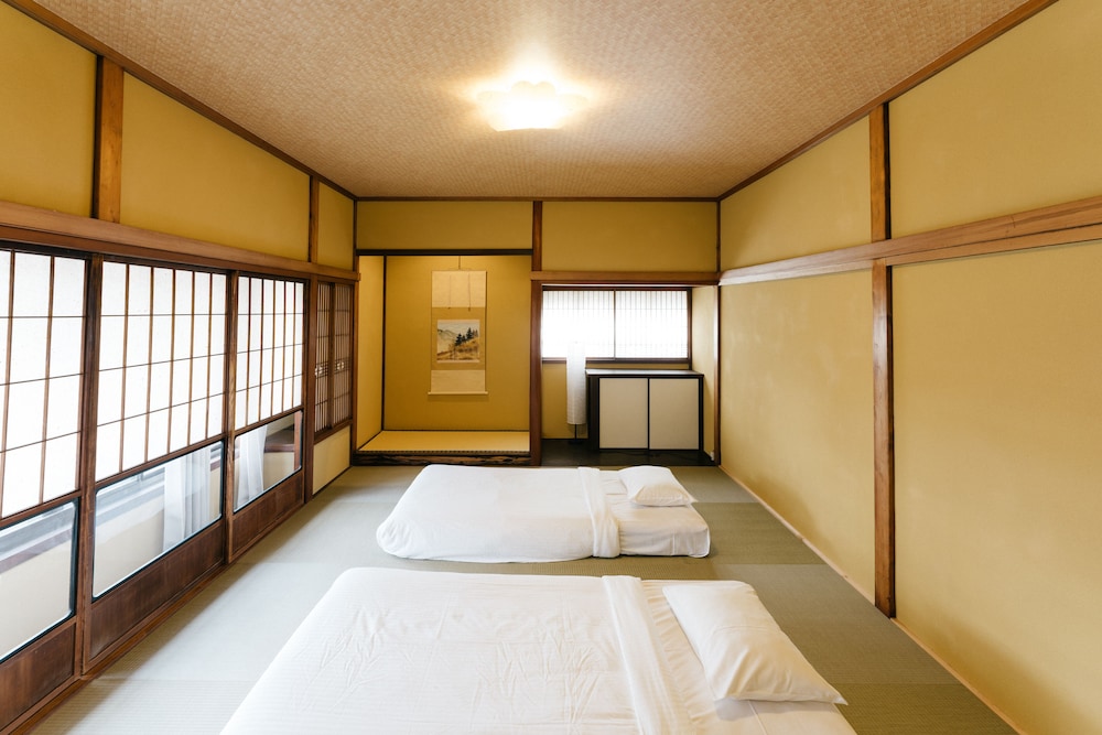 B&B MIKAWA - KANAZAWA FISH HARBOUR 小松