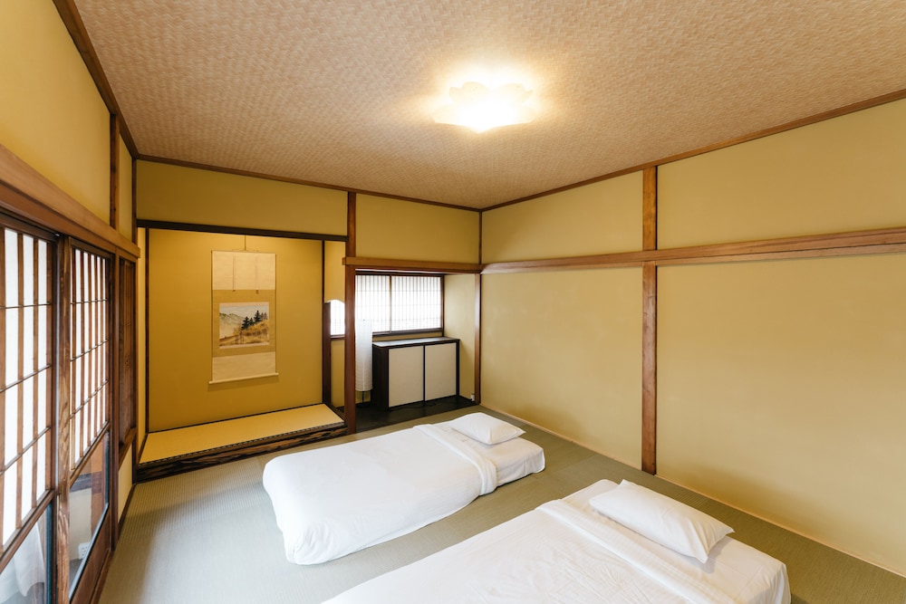B&B MIKAWA - KANAZAWA FISH HARBOUR 小松