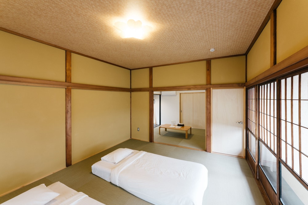 B&B MIKAWA - KANAZAWA FISH HARBOUR 小松