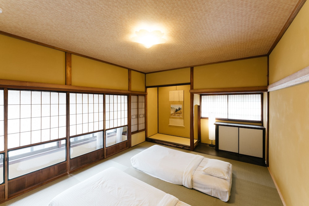 B&B MIKAWA - KANAZAWA FISH HARBOUR 小松