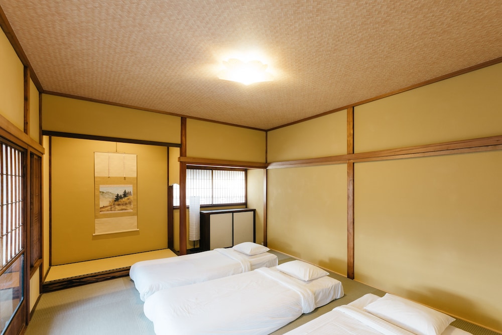 B&B MIKAWA - KANAZAWA FISH HARBOUR 小松