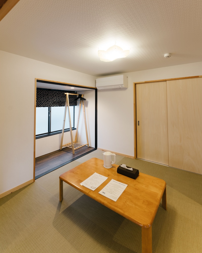B&B MIKAWA - KANAZAWA FISH HARBOUR 小松