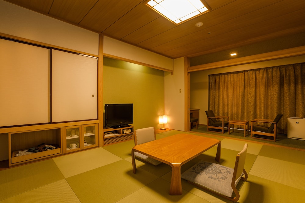 ダイヤモンド片山津温泉ソサエティ 小松