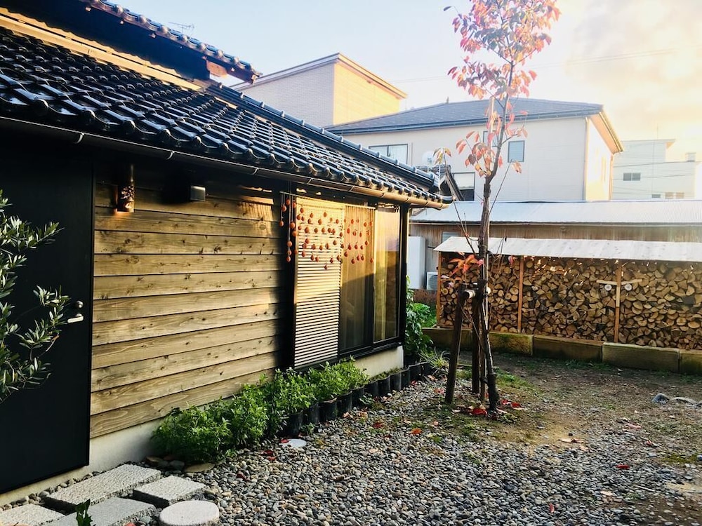 B&B ネアガリ 小松