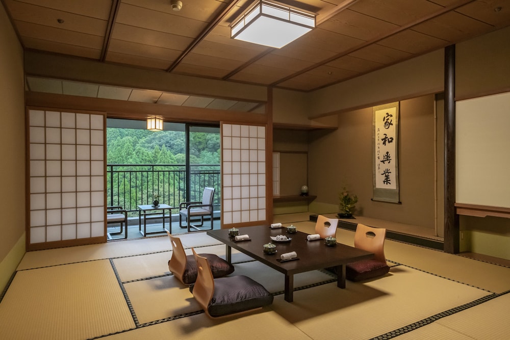 山中温泉 花つばき 小松