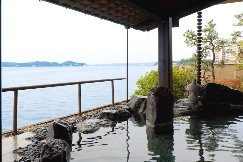 加賀屋別邸 松乃碧 小松