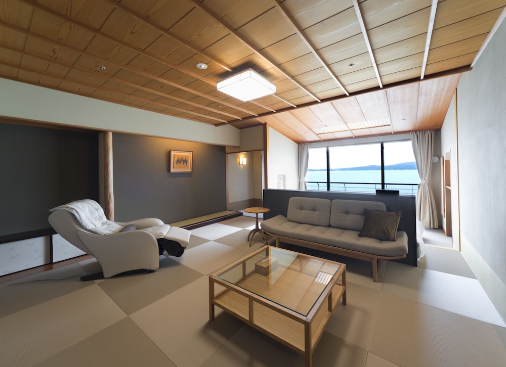 加賀屋別邸 松乃碧 小松