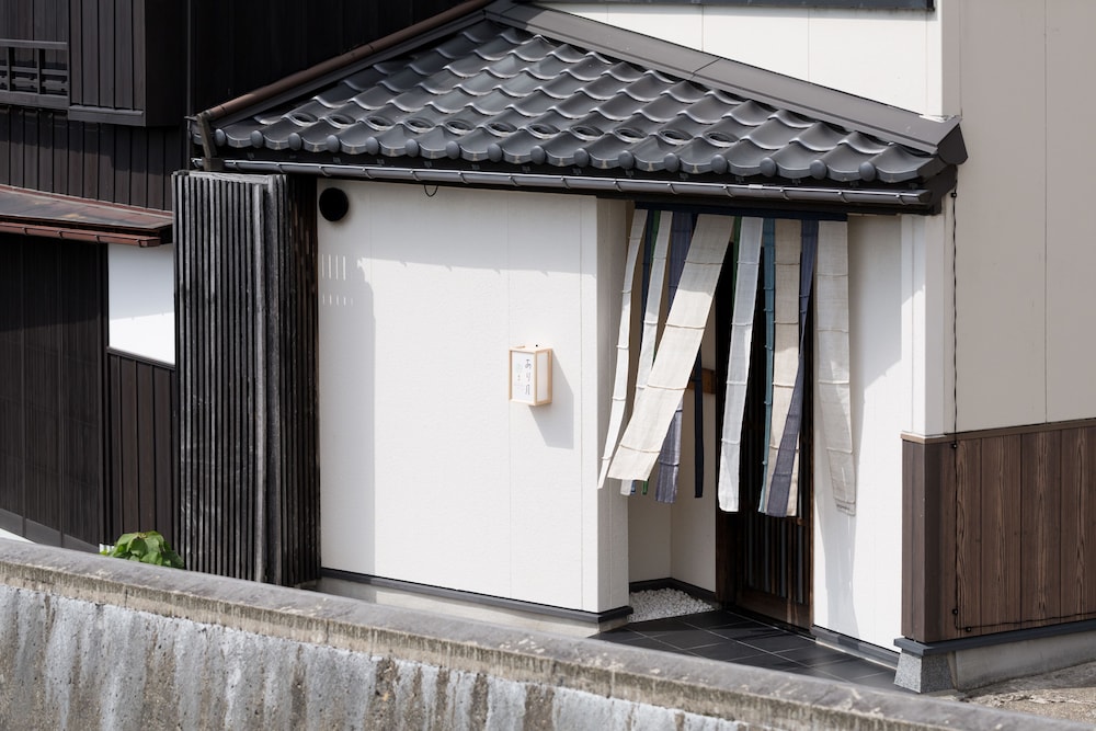 東山あり月 小松