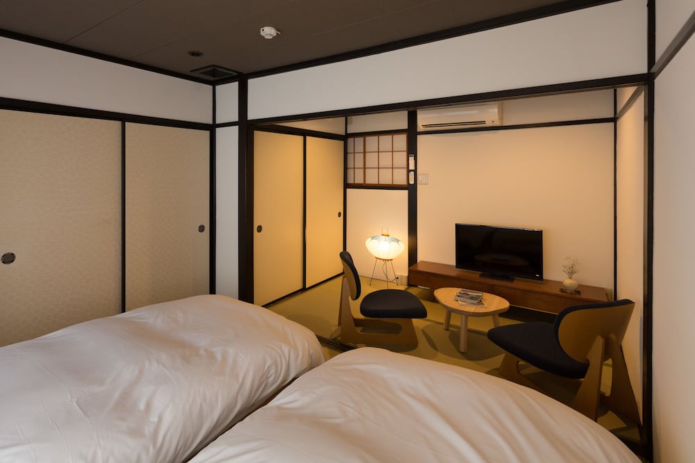 東山あり月 小松