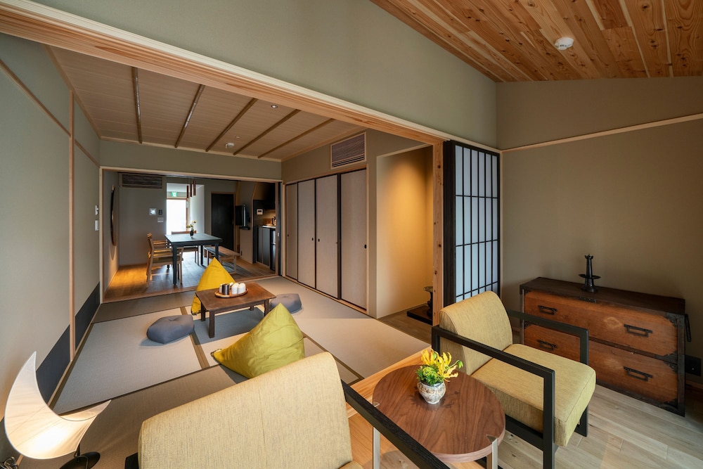 SHIORI MACHIYA HOLIDAY HOUSE 小松