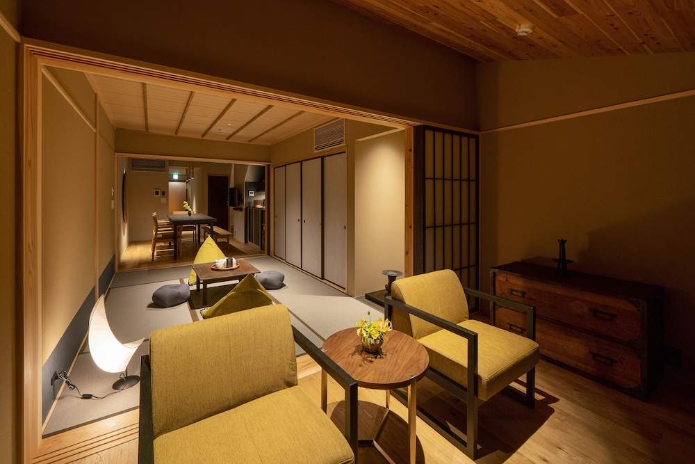 SHIORI MACHIYA HOLIDAY HOUSE 小松