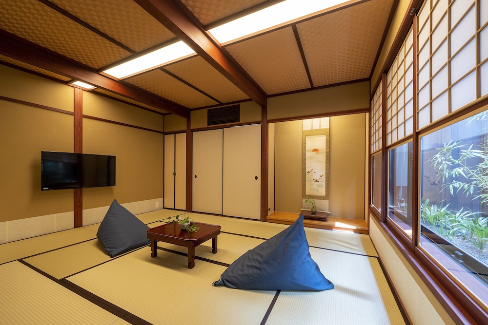 謡町 小松