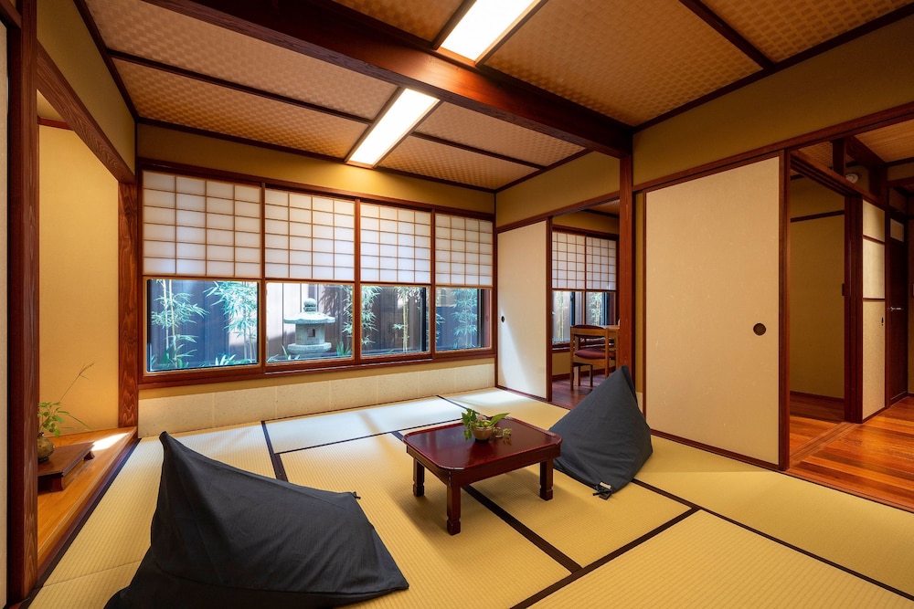 謡町 小松