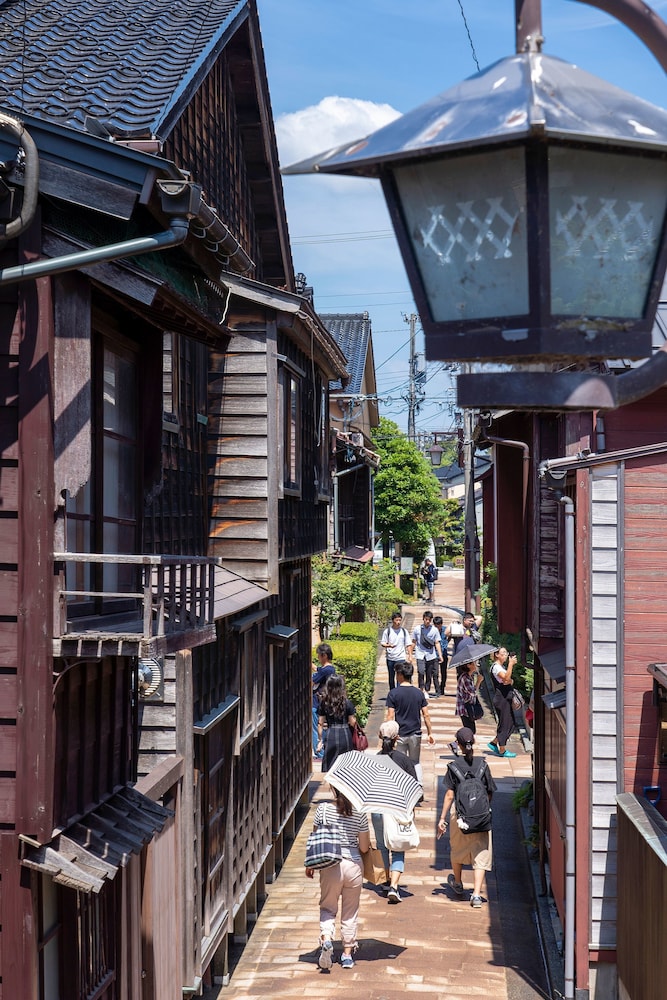 謡町 小松