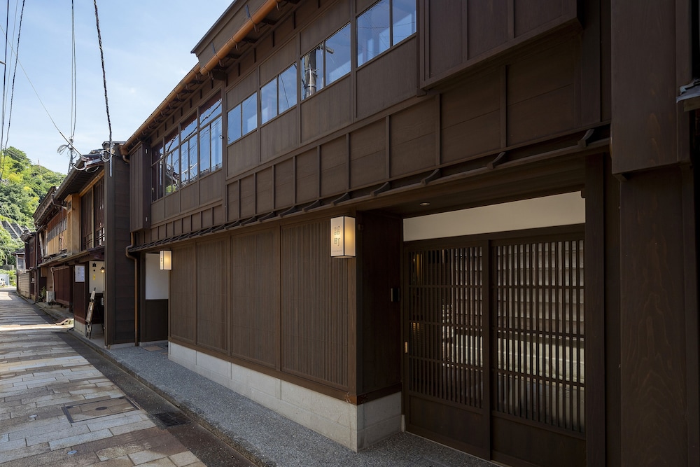 謡町 小松