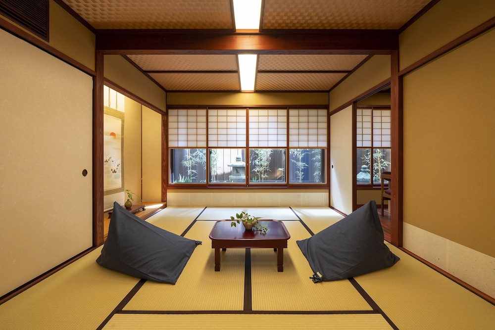 謡町 小松