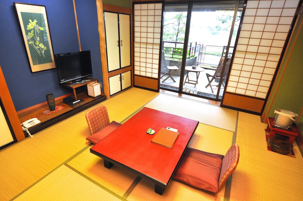 金沢の宿　由屋るる犀々 小松