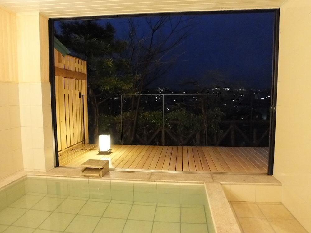 金沢の宿　由屋るる犀々 小松