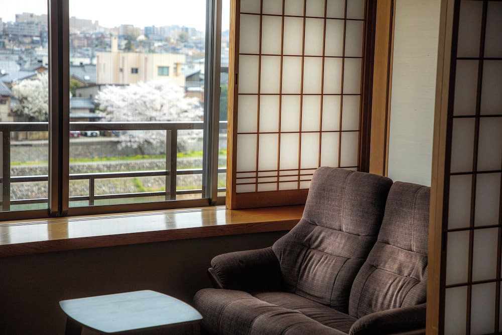 金沢の宿　由屋るる犀々 小松