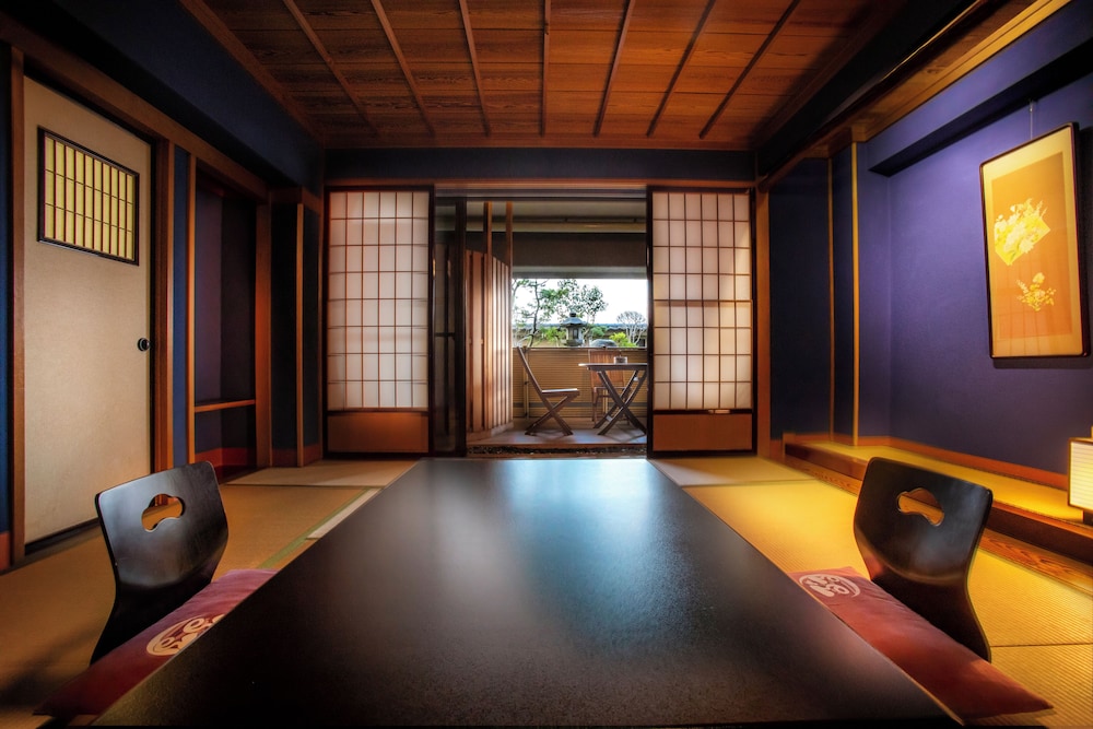 金沢の宿　由屋るる犀々 小松