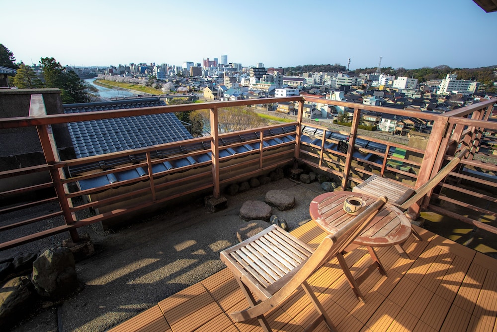 金沢の宿　由屋るる犀々 小松